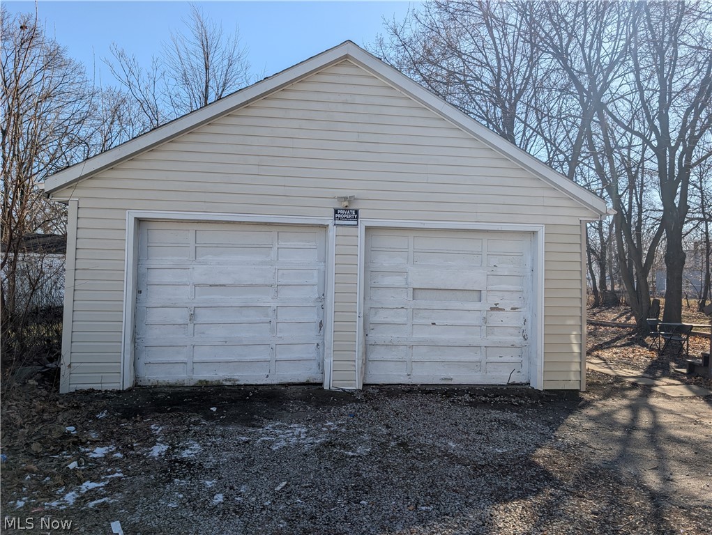 Gilbert Hogans 03 - Residential Income