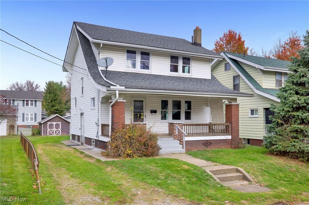 Photo of 1607 18th Street NE, Canton, OH 44705 (MLS # 5184460)