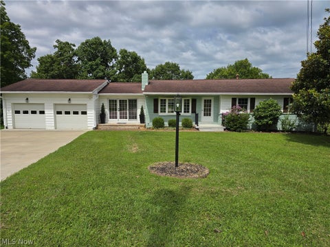 Homes For Sale - 52 Meadow Ln Circle<br/> Parkersburg, WV 26101