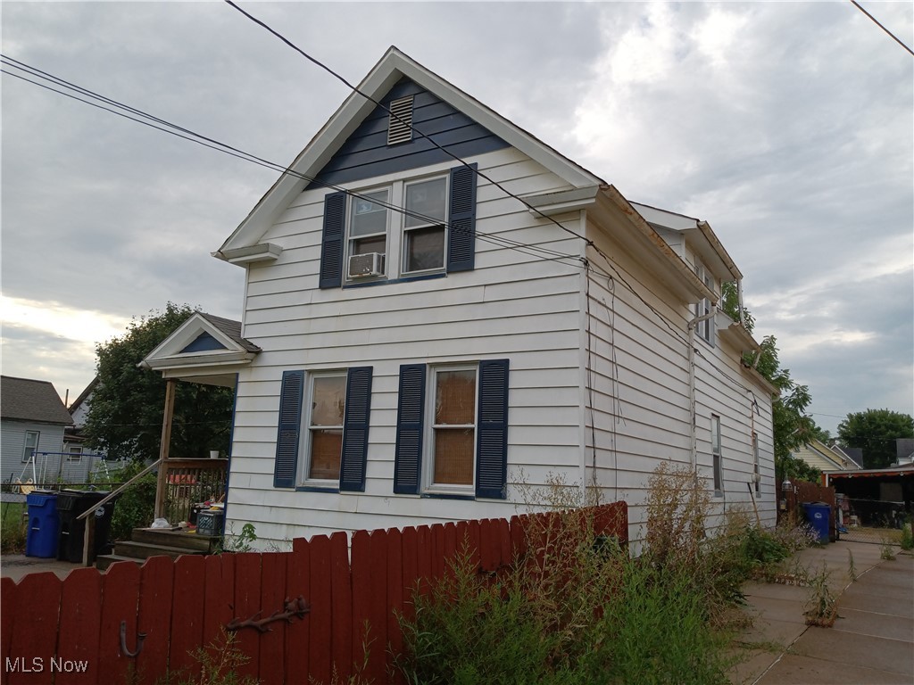 3527 Carlyle Avenue