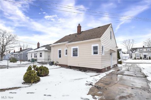 Tiny photo for 15817 Northwood Avenue, Maple Heights, OH 44137 (MLS # 5176653)