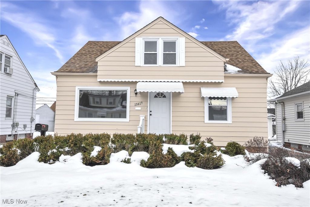 Photo of 15817 Northwood Avenue, Maple Heights, OH 44137 (MLS # 5176653)