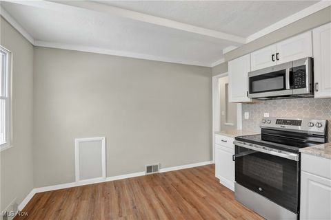 Tiny photo for 15817 Northwood Avenue, Maple Heights, OH 44137 (MLS # 5176653)