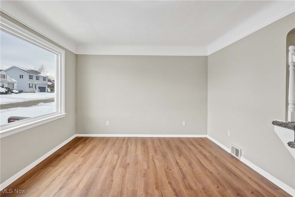 Photo of 15817 Northwood Avenue, Maple Heights, OH 44137 (MLS # 5176653)