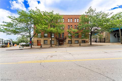 Photo for 1133 W 9th Street 305