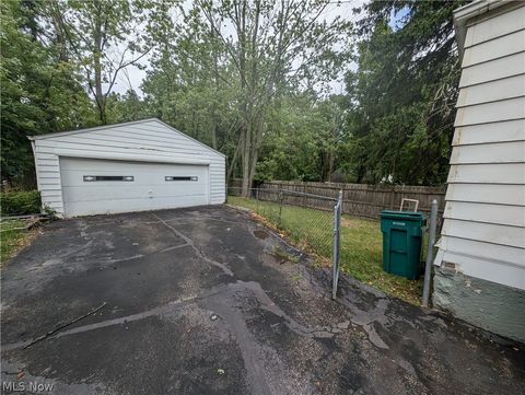 Tiny photo for 16029 Friend Avenue, Maple Heights, OH 44137 (MLS # 5190372)