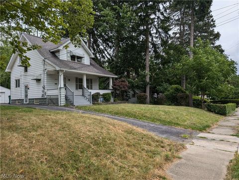 Tiny photo for 16029 Friend Avenue, Maple Heights, OH 44137 (MLS # 5190372)