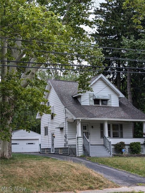 Photo of 16029 Friend Avenue, Maple Heights, OH 44137 (MLS # 5190372)