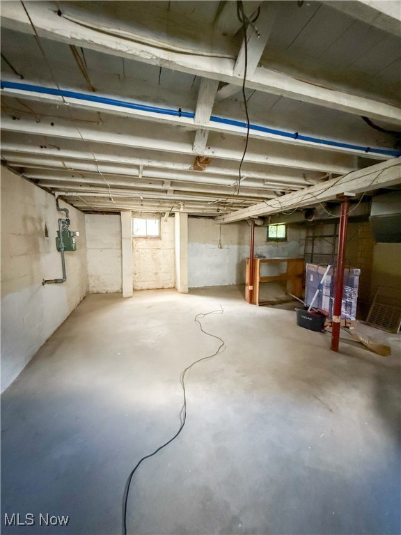 Akron, Ohio 44301, United States, 3 Bedrooms Bedrooms, ,1 BathroomBathrooms,Residential,Active,215136