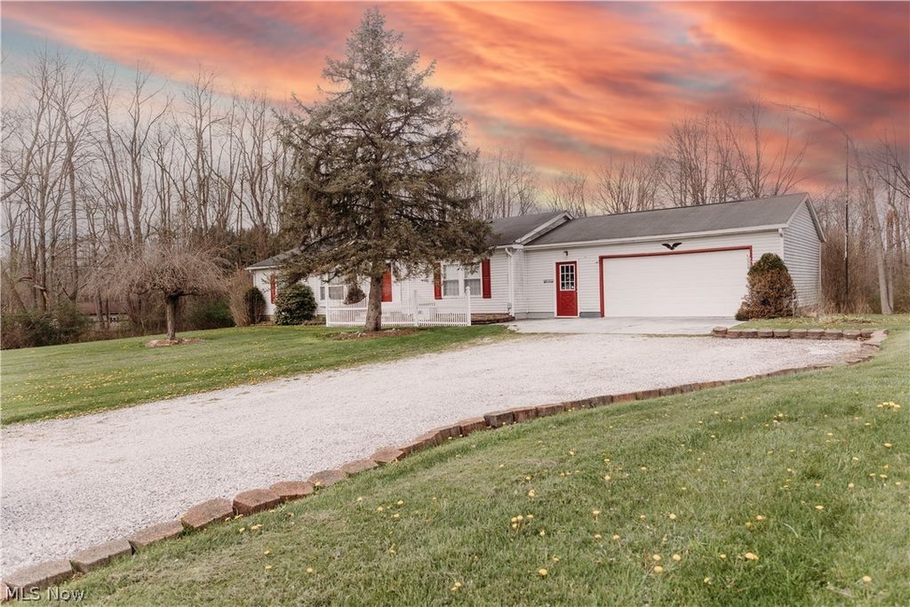 Photo of 3995 Victory Avenue, Louisville, OH 44641 (MLS # 5200502)