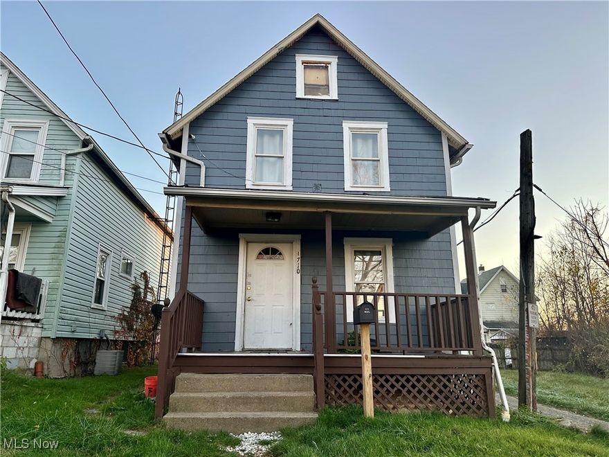 Ready for your next property? This corner lot, 2 bed home is perfect for the investor looking for their next fix and flip or rehab and rent. Inside the home is a blank canvas; waiting to be designed specifically to meet your home goals. Additionally, the home is conveniently located near downtown and the highway this home could rent between $975 and $1100.