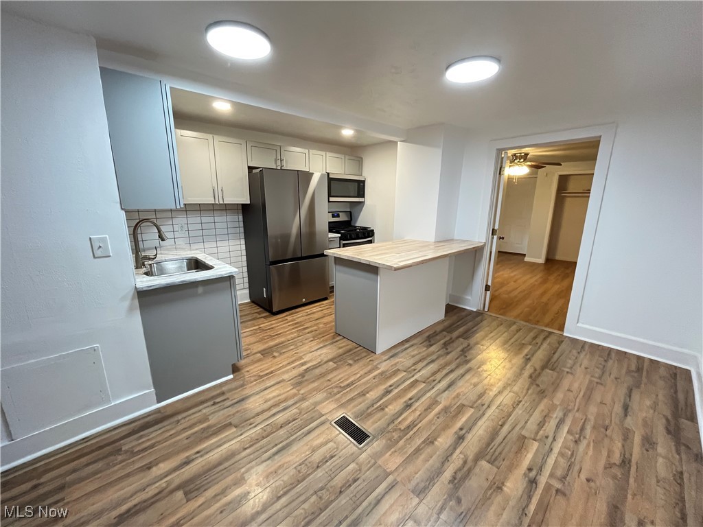 Cleveland, Ohio 44113, United States, 1 Bedroom Bedrooms, ,2 BathroomsBathrooms,Residential,Active,176279