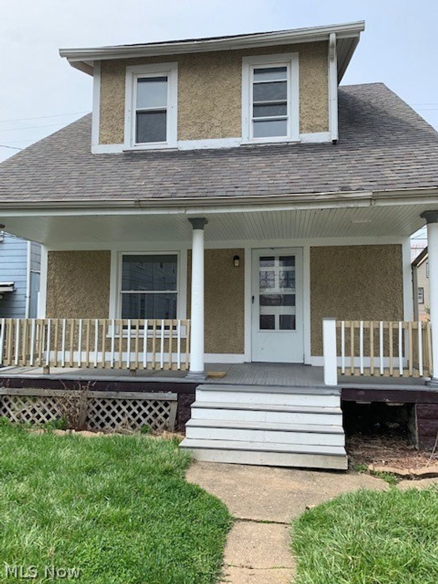 Spacious three bedroom home located minutes away from Downtown Cleveland. This home is a rear home, but still has a nicely sized front yard.