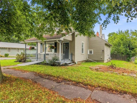 Tiny photo for 102 E Liberty Street, Ashland, OH 44805 (MLS # 5238666)