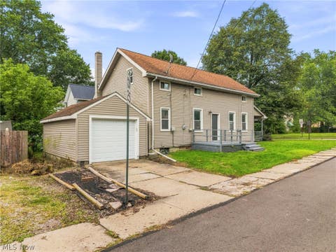 Tiny photo for 102 E Liberty Street, Ashland, OH 44805 (MLS # 5238666)