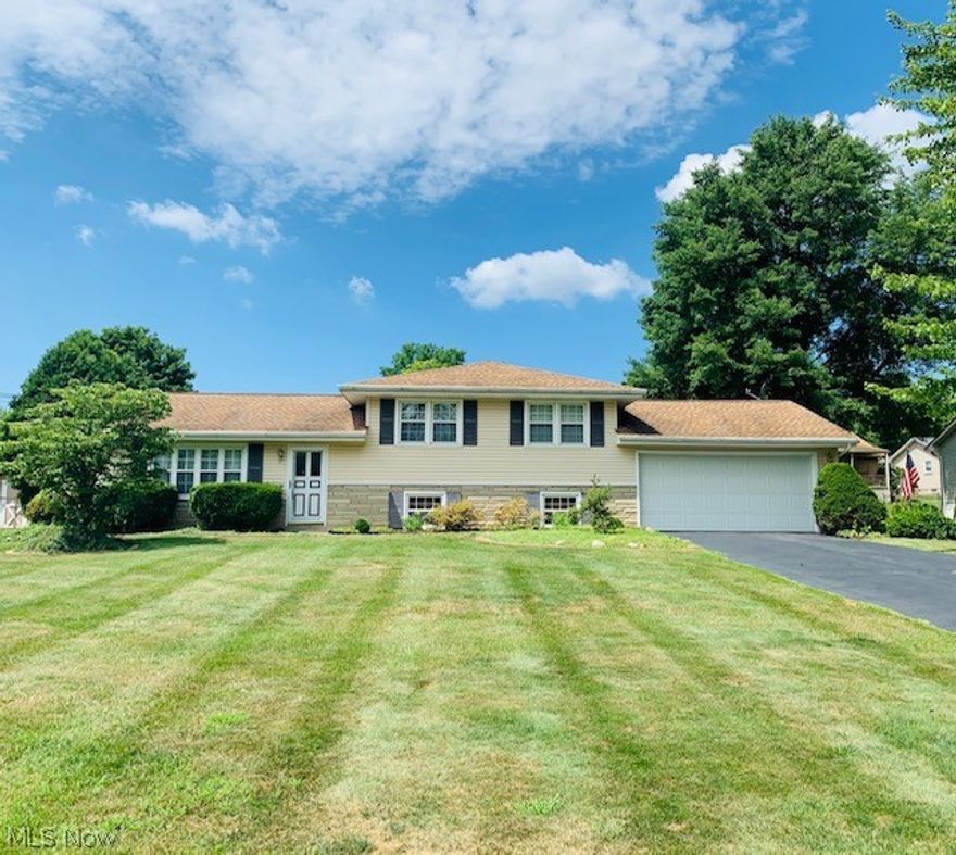 Welcome to 3464 Maple Spring!! This meticulously maintained multi level with original owner anxiously awaits you!! Roof updates in 2019, newer furnace, AC, appliances, sump pump etc! Be quick to schedule your private showing this one is going to go fast!!