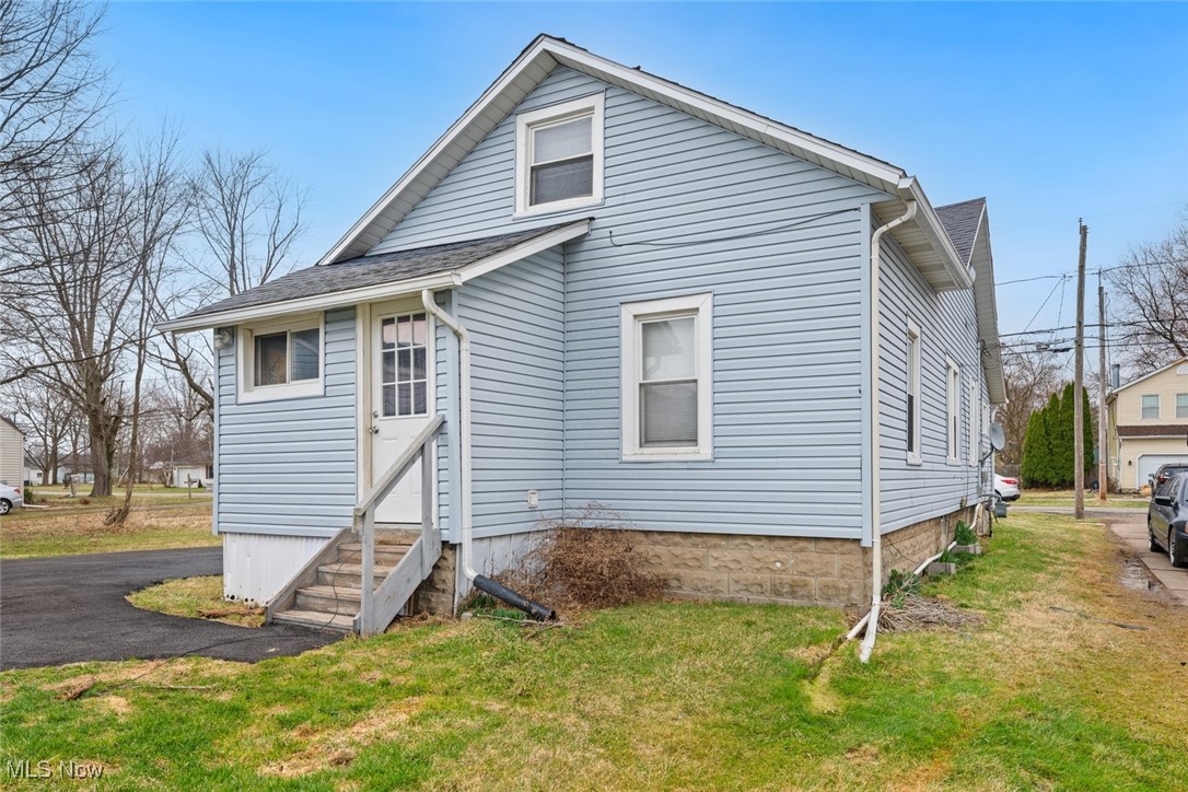 680 Sheffield Road, Sheffield Lake, Ohio image 32