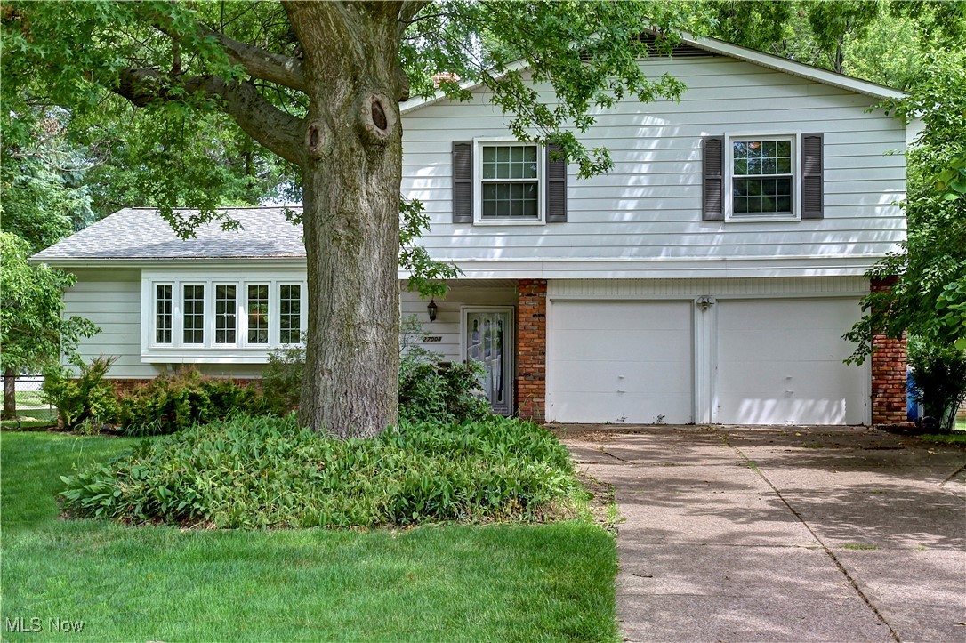 Looking for a move-in ready home in the Sandy Ridge development? This 4-bedroom, 2.5-bath split-colonial has been
loved by the same owners for over 25 years and is full of updates! You'll enjoy a big living and dining area with pretty
wood floors and a cozy window seat which is perfect for entertaining guests and spacious enough for any bustling
household. The family room has a warm fireplace for chilly nights, and the back patio is great for summer fun. The
kitchen is bright and welcoming with updated cabinets, beautiful granite counter tops and stainless steel appliances. All
three bathrooms are fully updated however more updates are found throughout the home including flooring, fresh
paint, windows, bedroom doors, and a newer roof. Other features include a tankless hot water heater, newer furnace and
A/C. Just a few doors down from the elementary school and a short walk to the neighborhood pool, playground, and
basketball court! Close to parks, golf, shopping, restaurants, and the rec center. Easy access to highways, the
Metroparks, and the airport. Come see it today!