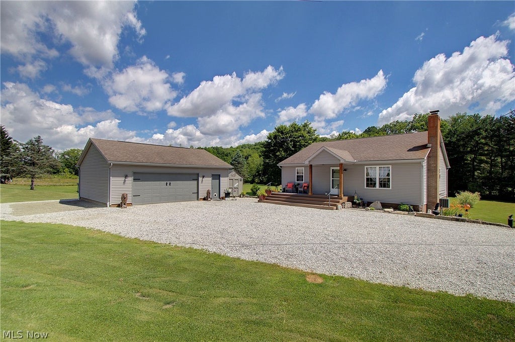 Photo of 14157 Lisbon Street NE, Paris, OH 44669 (MLS # 5220936)