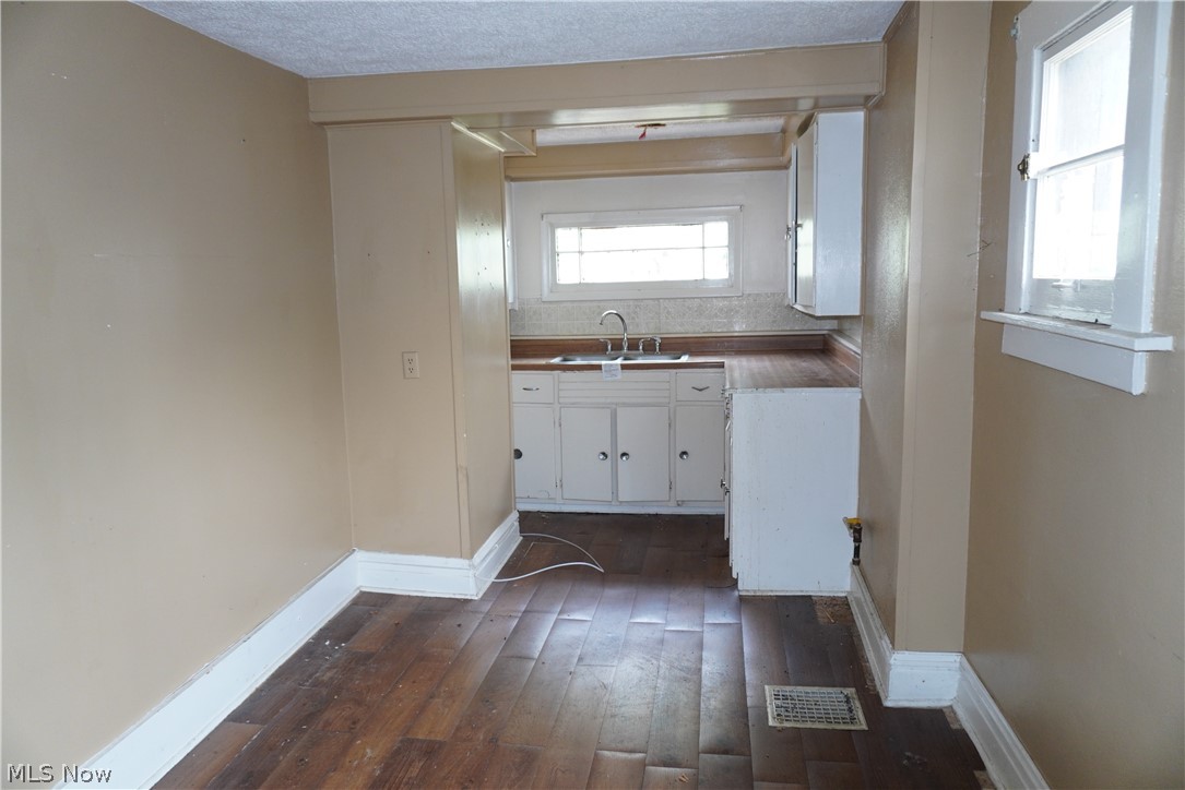 East Akron Terrace - Residential