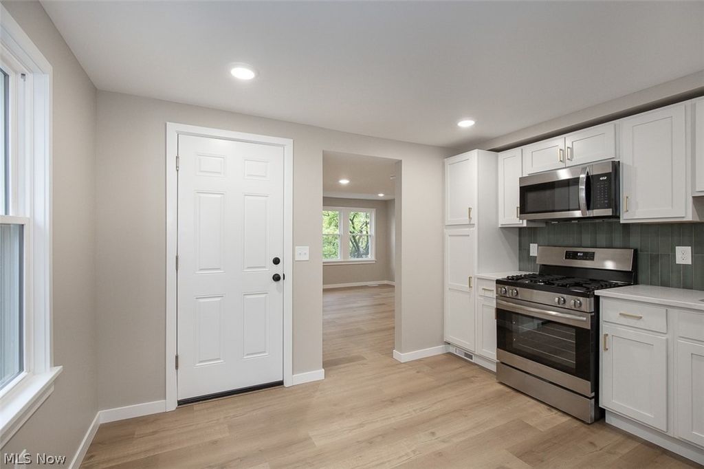 Photo of 1605 Winchester Avenue, Lakewood, OH 44107 (MLS # 5206685)