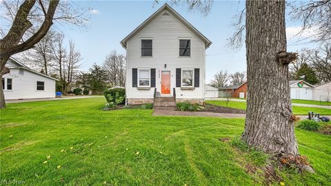 Photo of 6162 Engle Road, Brook Park, OH 44142 (MLS # 5204132)