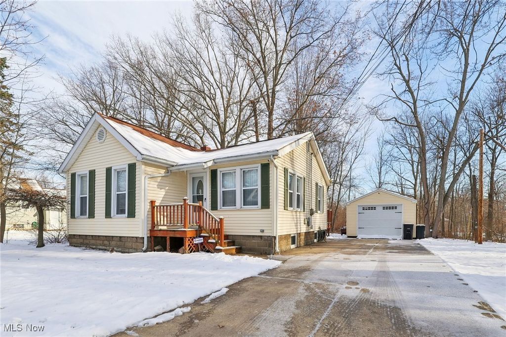 Photo of 1532 Grant Avenue, Ashtabula, OH 44004 (MLS # 5163739)