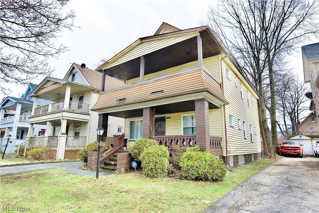 11224 Parkview Avenue