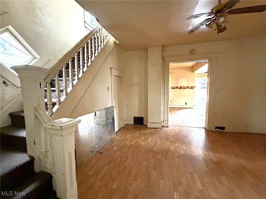 Dr E Ashtons Mapelwood Add - Residential