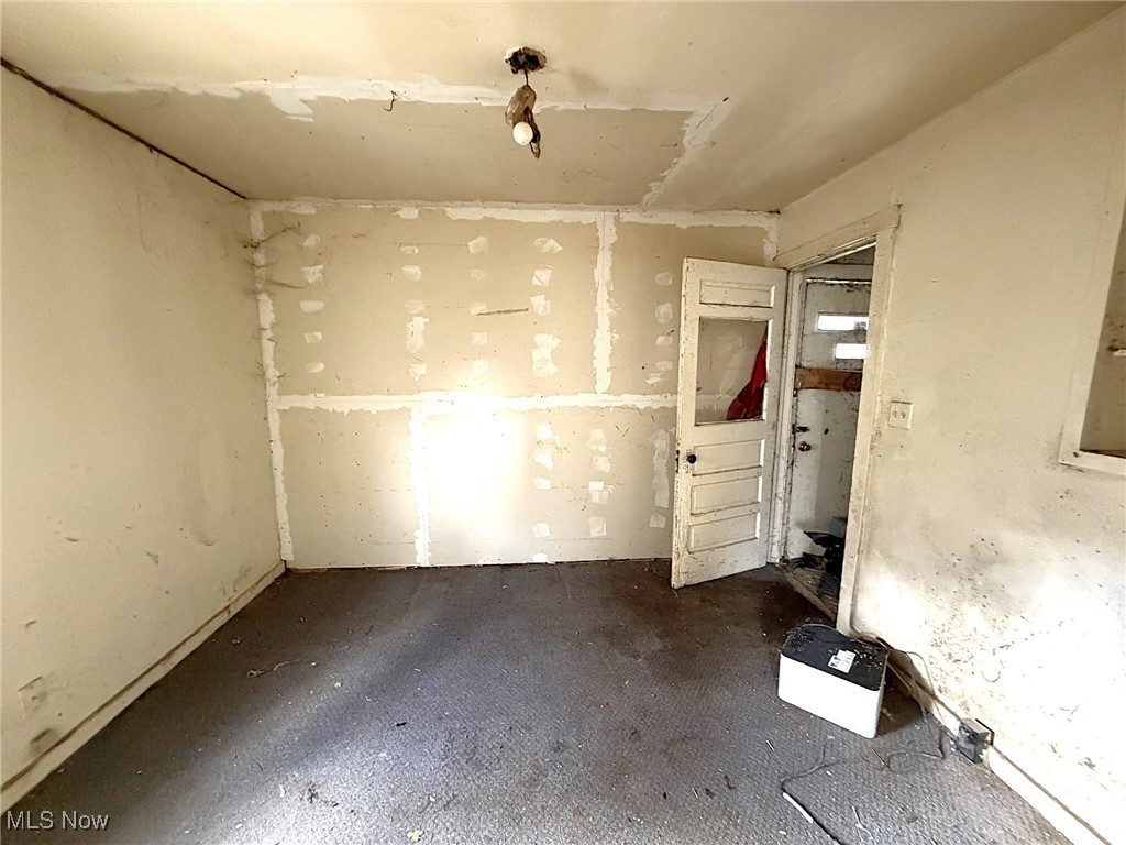 Dr E Ashtons Mapelwood Add - Residential