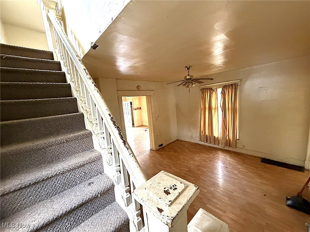 Dr E Ashtons Mapelwood Add - Residential