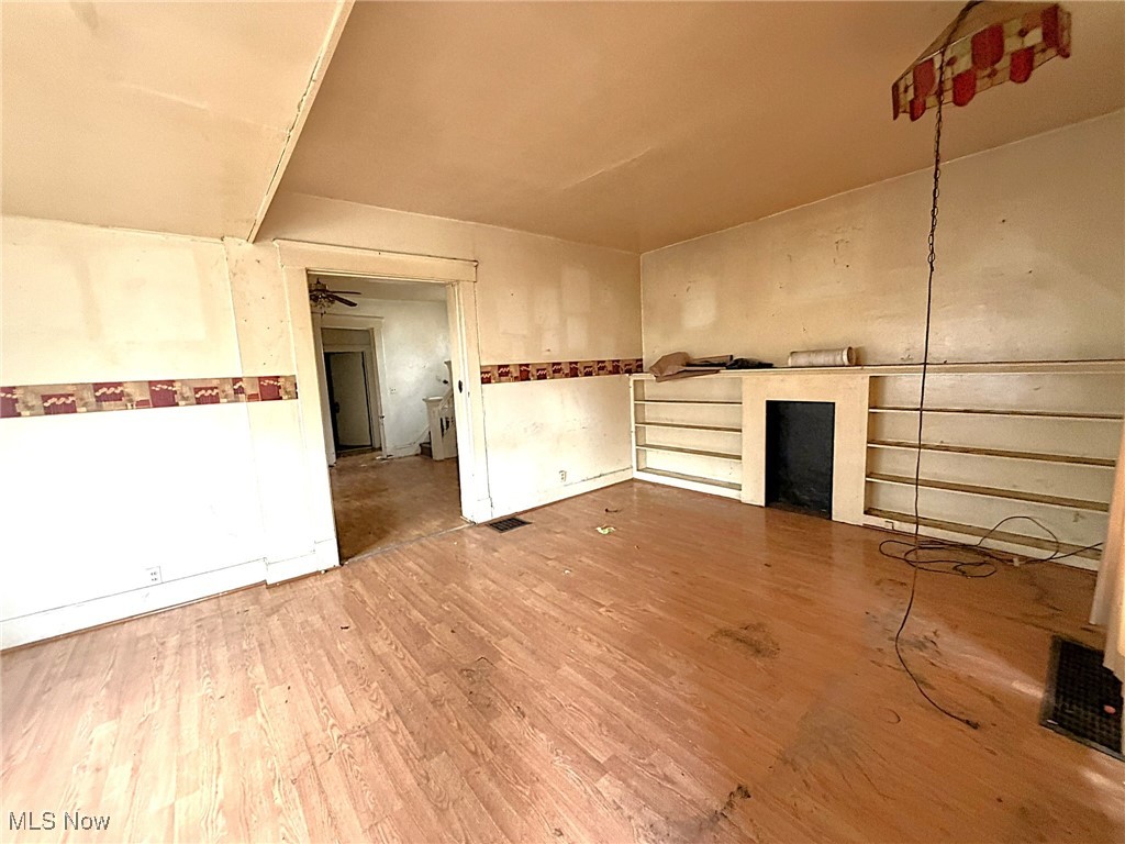 Dr E Ashtons Mapelwood Add - Residential