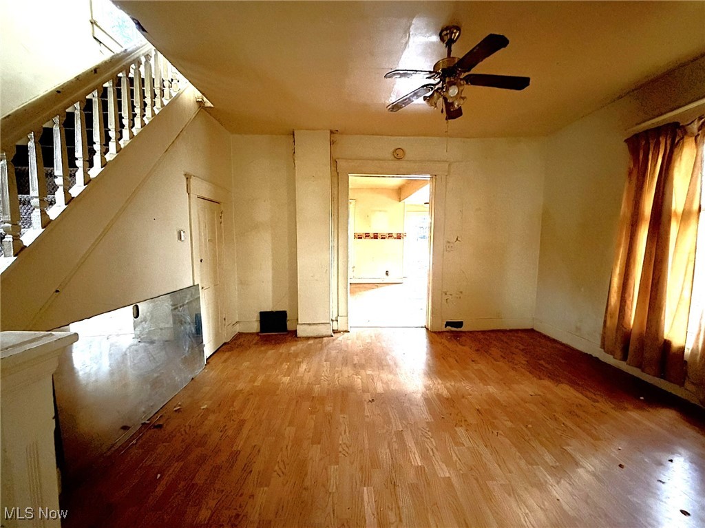 Dr E Ashtons Mapelwood Add - Residential