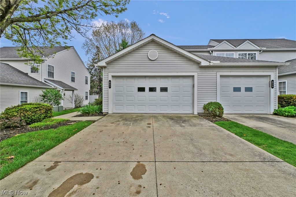 Photo of 833 Overlook Ridge Drive, Cleveland, OH 44109 (MLS # 5205101)