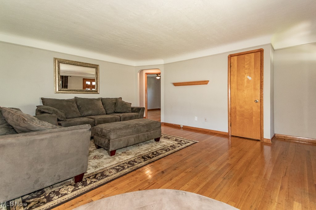 11819 Glamer Drive