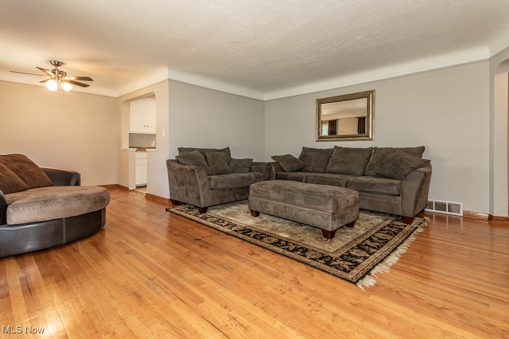 11819 Glamer Drive