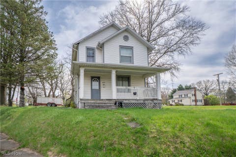 Photo of 1033 Walnut Avenue, Alliance, OH 44601 (MLS # 5221931)