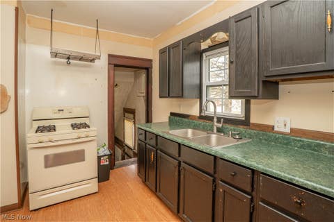 Tiny photo for 1033 Walnut Avenue, Alliance, OH 44601 (MLS # 5221931)