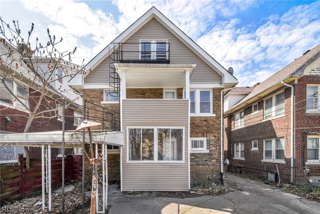 Adams Realty Co 04 - Residential Income