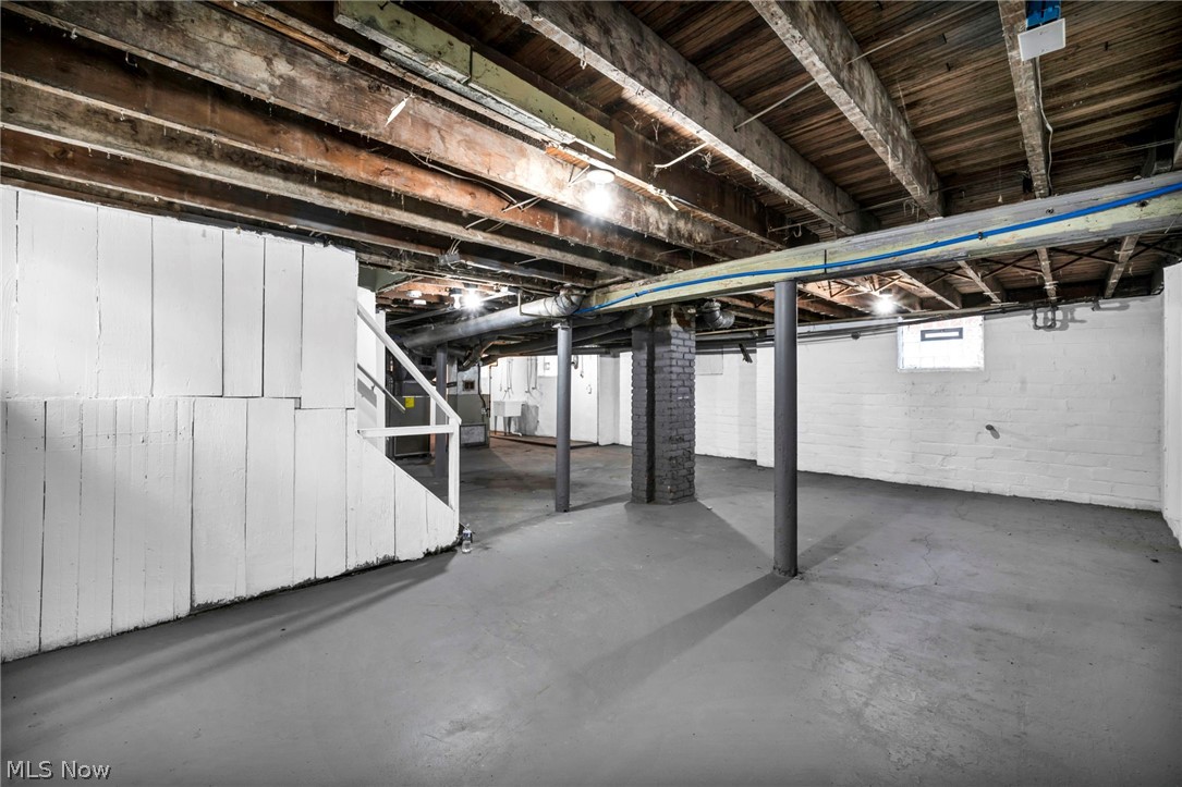 Adams Realty Co 04 - Residential Income