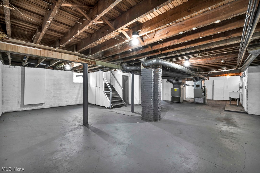 Adams Realty Co 04 - Residential Income