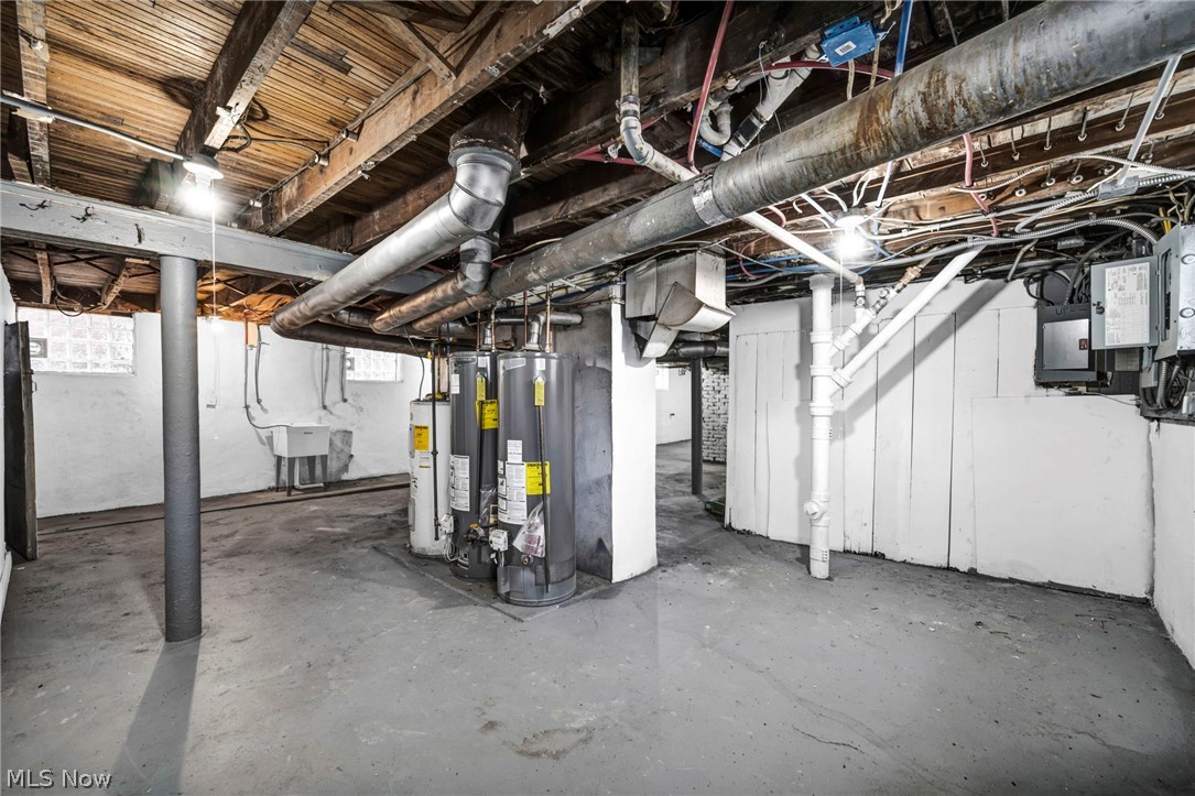 Adams Realty Co 04 - Residential Income