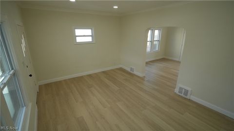 Tiny photo for 3043 W 111th Street, Cleveland, OH 44111 (MLS # 5190604)