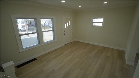 Tiny photo for 3043 W 111th Street, Cleveland, OH 44111 (MLS # 5190604)