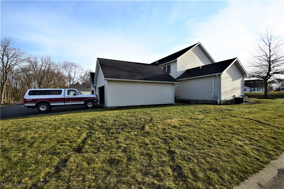 Woods Condos - Residential