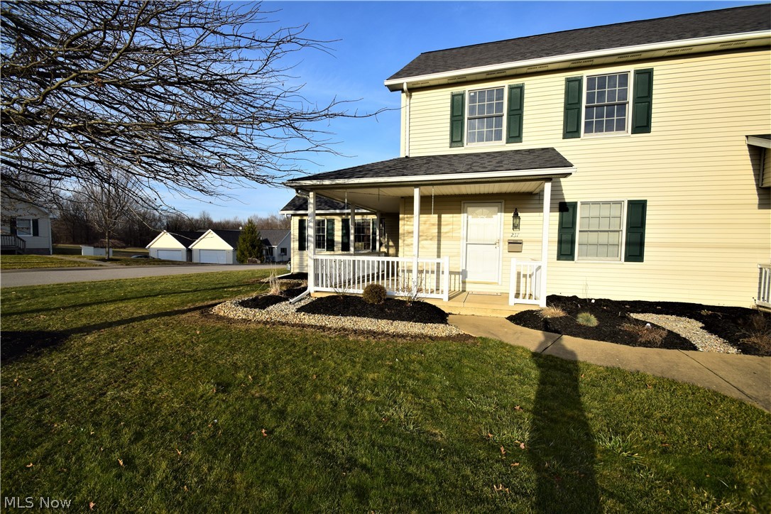 Woods Condos - Residential