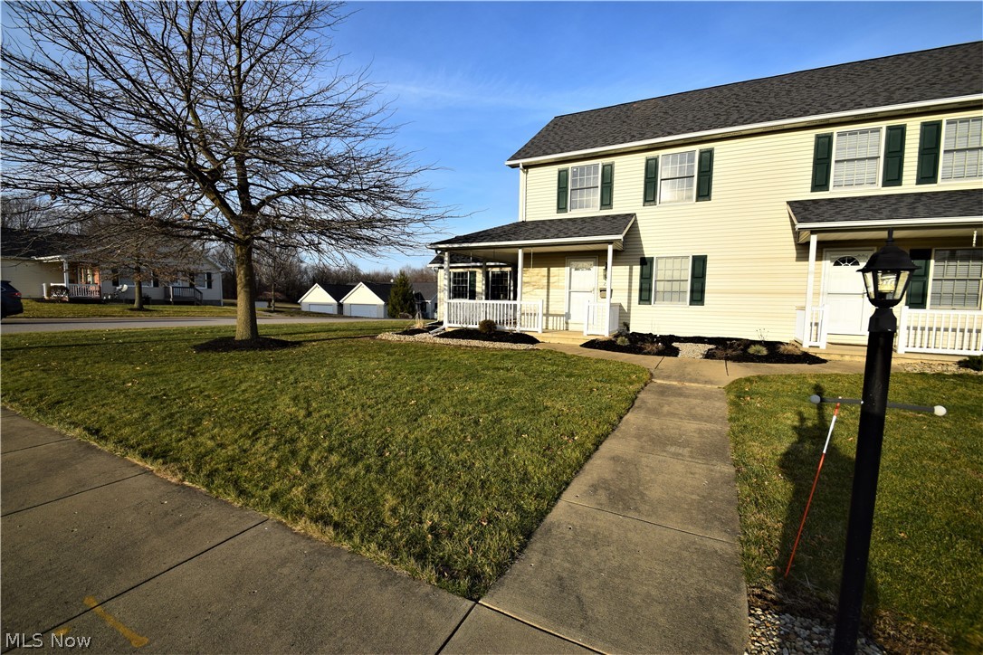 Woods Condos - Residential