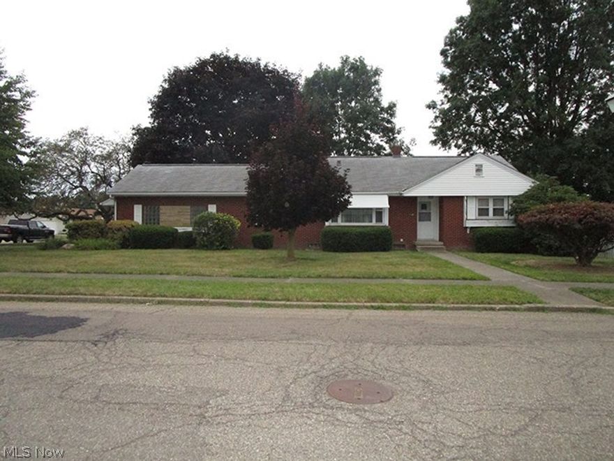 Absolute auction, all sells to the highest bidder on location: Tuesday – August 23, 2016 – 5:30 PM
Brick Ranch Home on Corner Lot
TERMS ON REAL ESTATE: 10% down auction day, balance due at closing. Buyer's premium of 10% to be added to the final bid to establish the purchase price. Any desired inspections must be made prior to bidding. All information contained herein was derived from sources believed to be correct. Information is believed to be accurate but not guaranteed.