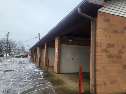 Tiny photo for 827 Middle Avenue, Elyria, OH 44035 (MLS # 5180110)