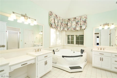 Tiny photo for 718 White Tail Ridge Drive, Fairlawn, OH 44333 (MLS # 5254956)